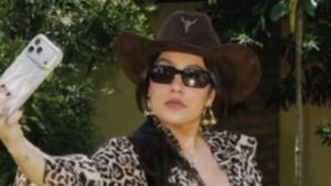 Lauana Prado posa grávida e exibe barrigão