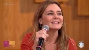 Adriana Esteves Surpreende Mulher no Aeroporto e Gesto Toca o Coração de Todos