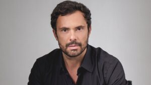 Adriano Toloza de ‘Três Graças’ vai rapar o cabelo para série policial