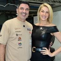 Ana Hickmann Celebra 45 Anos com Beijaço no Marido Edu Guedes em Corrida de Carros Luxo!