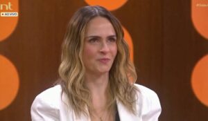 Ana Paula Renault quebra em lágrimas ao relembrar morte do pai no Saia Justa