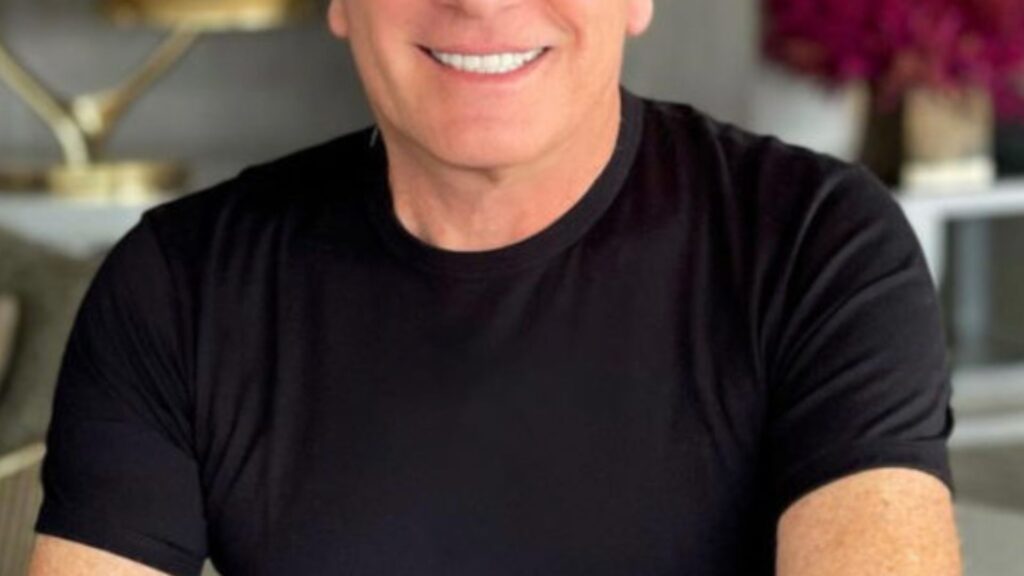 Aos 70 anos, ex-apresentador planeja faturar R$ 1 bilhão com projeto inovador