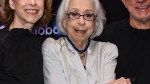 Aos 96 anos, Fernanda Montenegro faz rara aparição com os filhos famosos em noite especial