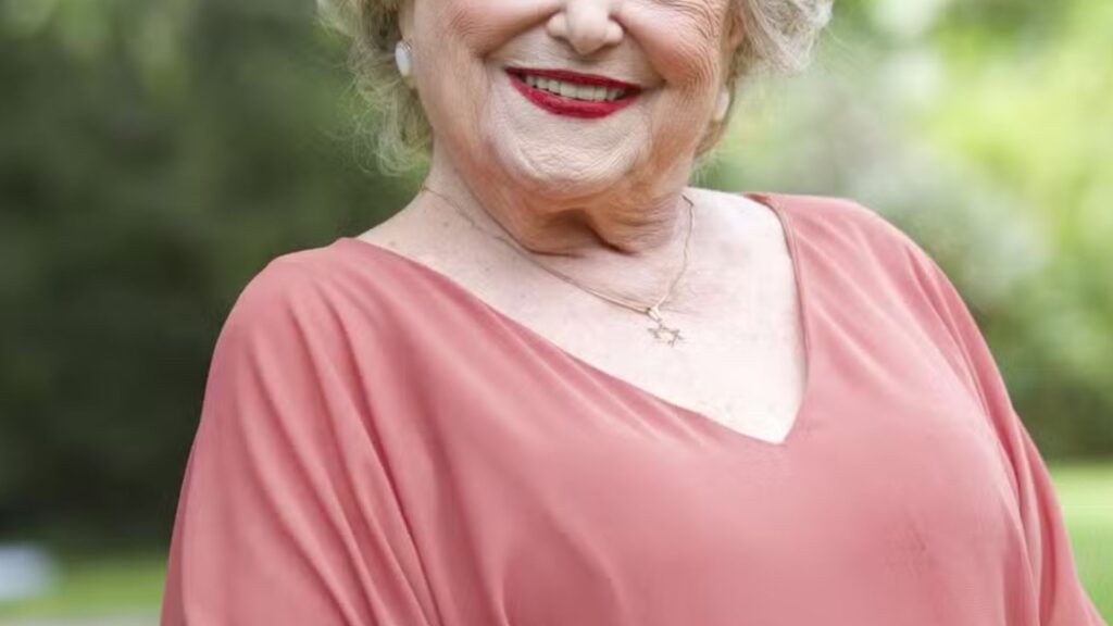 Após viver crise, atriz de 86 anos perde prêmio, mas ganha contrato vitalício com a Globo