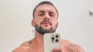 Susto na Estrada: Ex-BBB Arthur Picoli é Vítima de Quadrilha e Ônibus é Apedrejado