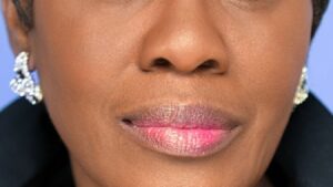 Atriz de Dexter e E.R. morre aos 66 anos após batalha contra câncer de pulmão