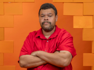 Babu Santana reflete sobre sua passagem pelo BBB26 em festa de encerramento