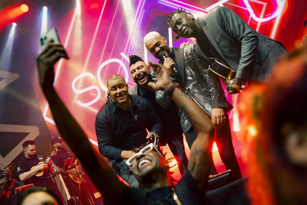 Belo faz 52 anos e celebra trajetória de polêmicas, superação e glória no horário nobre!