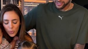 Bruna Biancardi escolhe bolo simples para celebrar 32 anos ao lado de Neymar e das filhas