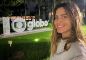 Carolina Dieckmmann faz mistério nos Estúdios Globo: será que volta à TV?