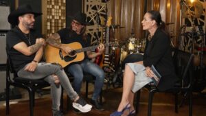 Carolina Ferraz Deixa Domingo Espetacular; Record Anuncia Novo Apresentador