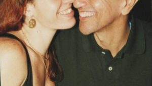 Casada com cantor 26 anos mais velho, empresária de 57 anos constrói império familiar