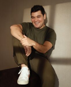 Cláudio Gabriel segue carreira em nova série bíblica após ‘Três Graças’