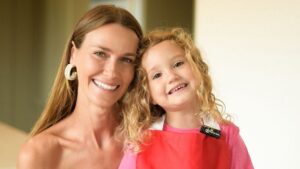 Com 10 anos de carreira, Renata Kuerten encara nova fase na web: ‘Que a minha filha possa experimentar’