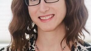 Com fortuna de R$ 30 milhões, autora revela identidade e nova profissão após 23 anos