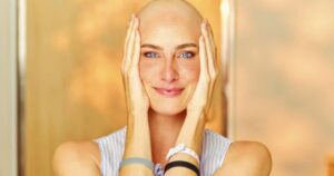 Dani Gondim celebra remissão de câncer com cautela e esperança