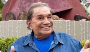 Dedé Santana celebra chegada aos 90 anos como um verdadeiro rei do humor