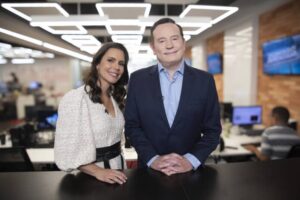 Domingo Espetacular bate recorde com Roberto Cabrini e Camilla Busnello