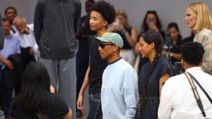 Dono de R$ 1,2 bilhão, ator de 53 anos vive medo com filhos e tem atitude radical com a própria família