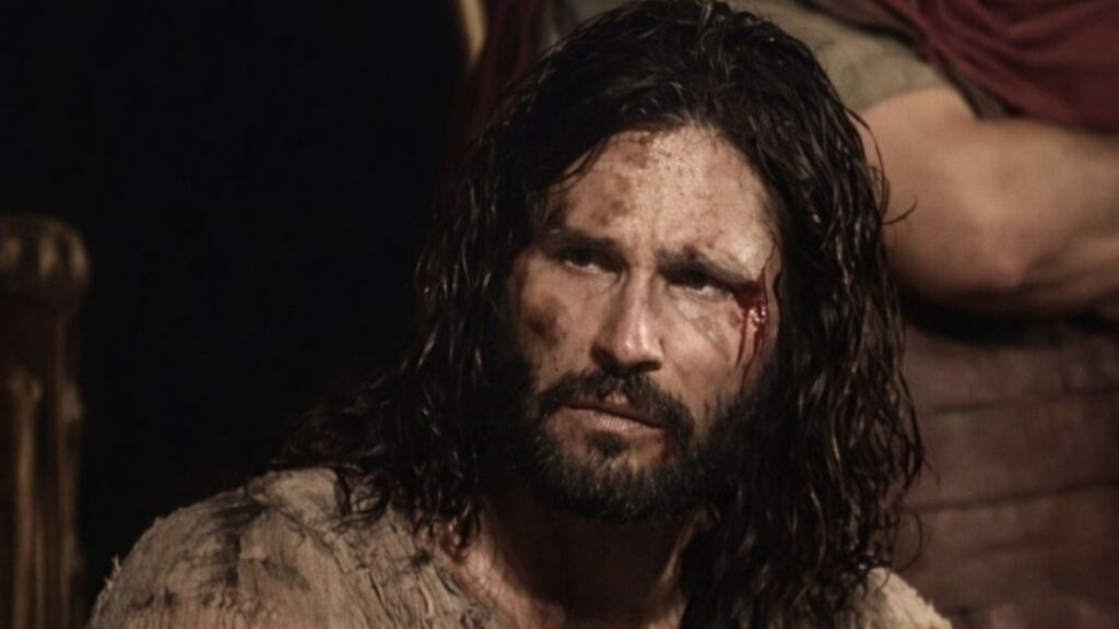 Dudu Azevedo se emociona após viver Jesus na Paixão de Cristo em PE
