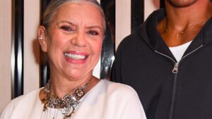 Ele cresceu! Altura do filho de Astrid Fontenelle chama a atenção em evento