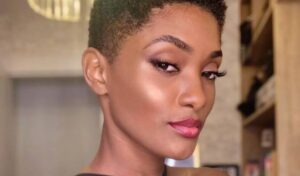 Erika Januza desabafa após internação por infecção renal: “Muita dor”