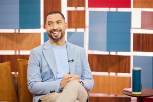 Gil do Vigor estreia no ‘Papo de segunda’ e já está aprendendo bastante na nova gig