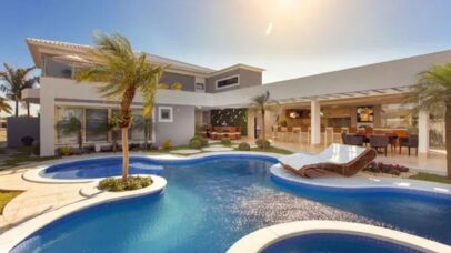 Ícone do Futebol se Aposenta aos 38 Anos com Mansão de R$ 10 Milhões