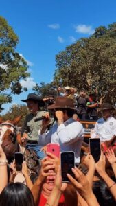 Gusttavo Lima estreia a Cavalgada do Embaixador e lota Goiânia com estilo