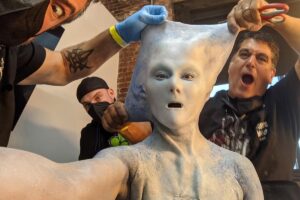 Jade Quon impressiona como extraterrestre em ‘Nosso Amigo Extraordinário’
