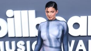 Kylie Jenner é processada por ex-funcionária por assédio moral e violações trabalhistas