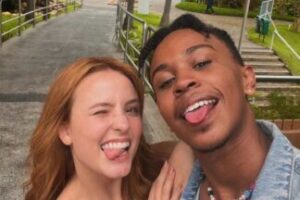 Larissa Manoela faz declaração emocionante para amigo de infância