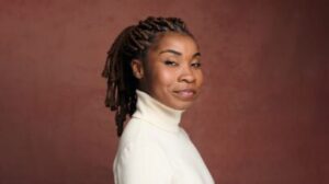 Larissa Noel aos 29 anos lidera musical emocionante sobre Zezé Motta