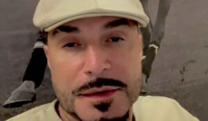 Latino – Cantor opina sobre a filha seguir carreira Gospel