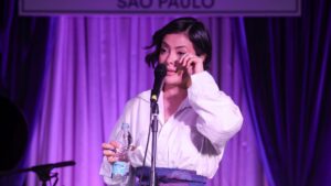 Li Martins cai no choro em primeiro show após morte do marido JP Mantovani!