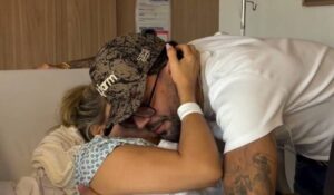 Mãe do sertanejo Luan Pereira passa por cirurgia delicada no hospital