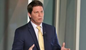 Mário Frias Internado na UTI: Deputado Enfrenta Momento Crítico