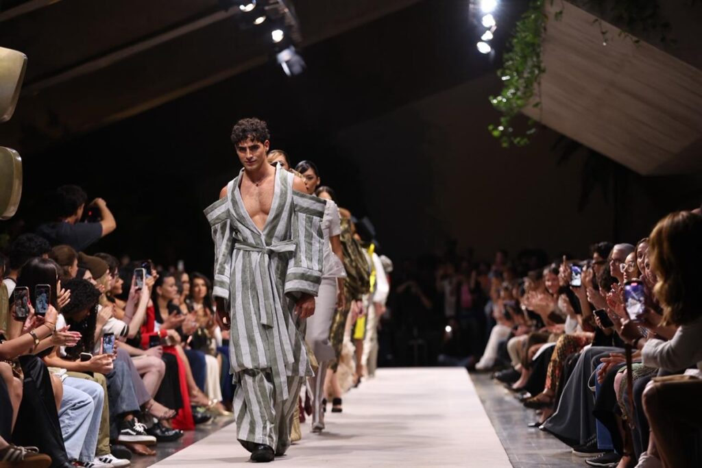 Metrópoles Catwalk 2026 fecha com TUDO lotado e exalta o poder criativo da moda brasileira!
