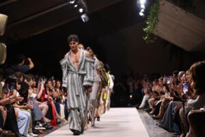 Metrópoles Catwalk 2026 fecha com TUDO lotado e exalta o poder criativo da moda brasileira!
