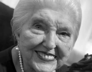 Morre Estelinha Bezerra, influenciadora conhecida como “Rainha do Batom”, aos 96 anos