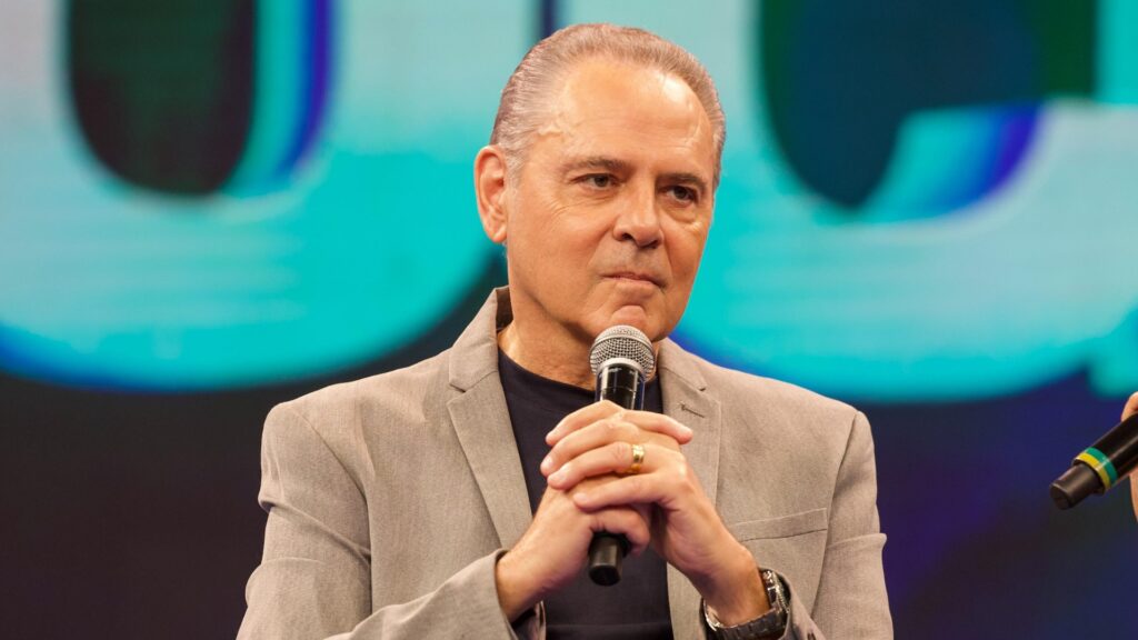 Narrador da Globo é afastado das transmissões para tratamento médico; saiba o diagnóstico