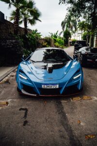 Orochi abre o jogo: McLaren de R$ 5 milhões, Ferrari e mais luxo na garagem