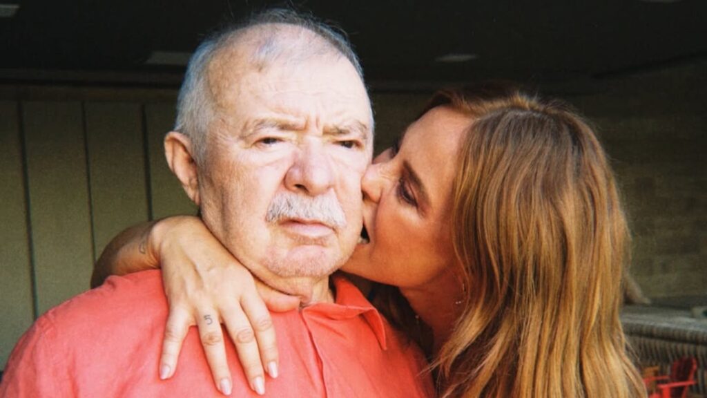 Paolla Oliveira emociona fãs com fotos ao lado do pai diagnosticado com demência