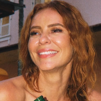 Paolla Oliveira causa polêmica na web com comentário sobre seus pés