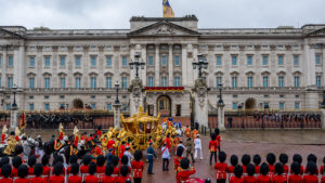 Rainha Elizabeth II deixou fortuna milionária e recorde histórico de reinado
