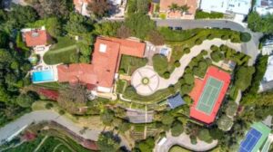 Ricky Martin aos 54 Anos: Veja a Mansão de R$ 266 Milhões do Ídolo Latino