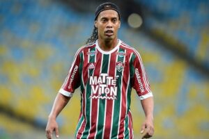 Diretor revela por que cortou cenas da história de Ronaldinho na série da Netflix!
