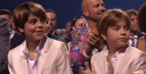 Shakira expõe Piqué em músicas e defende: ‘Exemplo de amor-próprio para meus filhos’