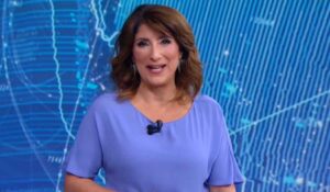 Simone Queiroz sofre mal-estar ao vivo e erra nome de Cesar Filho no SBT Brasil