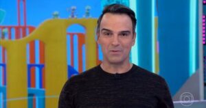 Tadeu Schmidt desabafa: cansaço extremo só apareceu DEPOIS do BBB26 acabar
